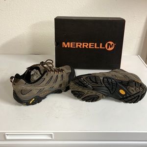 10 Wide. Merrell Moab 2 **Brand New **